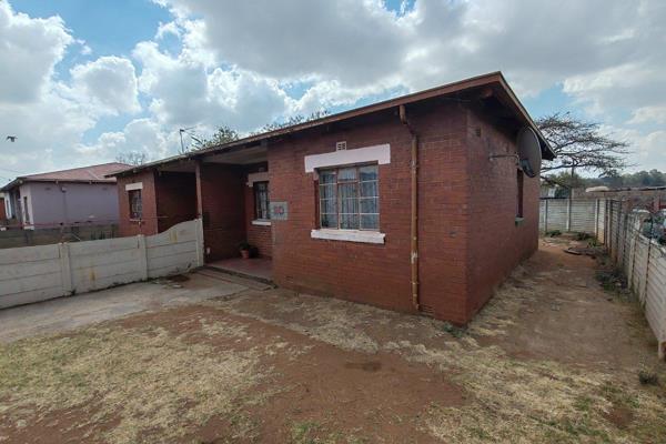 this property has 2 bedrooms lounge large kitchen bathroom separate toilet. front and ...