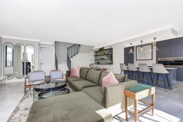 Luxury Cluster for Rent in Hyde Park

Discover refined living in this luxurious cluster, ideally situated in one of Hyde Park&#39;s ...