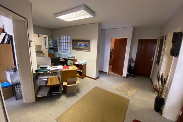 Office space to let 75m&#178; 
Area:  Safe Welgemoed area close to main access roads ...