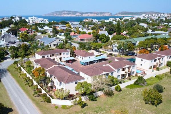 Sole Mandate
Ground floor Corner unit in a safe and secure complex in Plettenberg bay
500 meters from the beach
Renovated
Fibre is ...