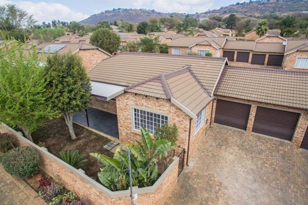 Step into this move-in ready gem, nestled in a secure complex where modern living meets comfort. This immaculate townhouse features an open-plan brand-new kitchen, adorned with sleek granite countertops, a convenient pantry cupboard, and a charming breakfast nook that flows ...