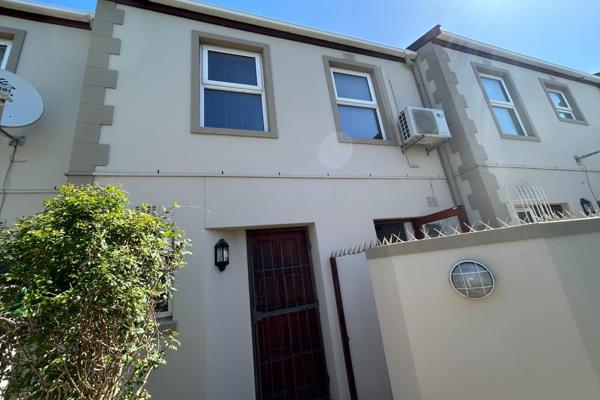 Charming 2 Bedroom Townhouse Near UCT

Ideally located close to the University of Cape ...