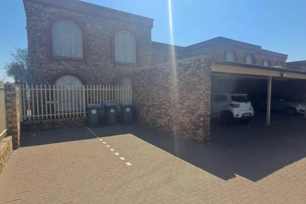 Going on Auction: Wednesday 25 September 2024
Reserve Price: R700 000.00 (All offers will be reviewed)
Expected Opening Bid: R650 ...