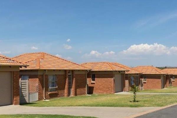 2 Bedroom 1 bathroom Townhouse for sale in tharch hill estate near R55 mall. 25 minutes drive to Pretoria central. School&#39;s near ...