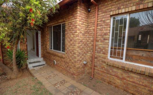 3 Bedroom House for sale in Birchleigh