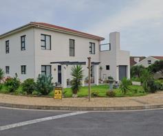 House for sale in Hannasbaai