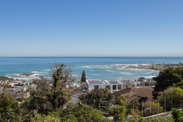 Sole and Exclusive mandate. 
Please watch the video. 

Purchase Price includes VAT. This means no transfer duty payable by the purchaser. 

Modern house with beautiful Sea and Mountain Views, stunning sunsets. 

Divine entertainment area comprising an open flow ...