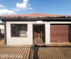 House for sale in Hlalanikahle