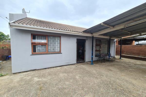 JAZMAX ESTATE AGENTS introduces this freestanding starter home in NEWLANDS WEST. 
This is a perfect opportunity for first time home ...