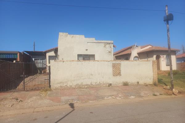 This Home is conveniently located close to all amenities such as shopping Dobsonville ...