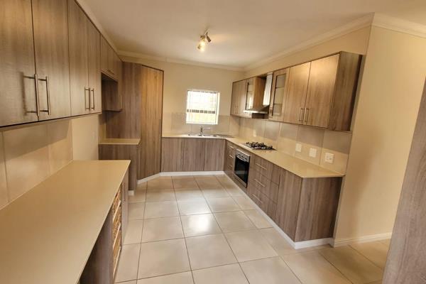 Reduced! 2 Bedroom House For Sale Kraaibosch Retirement Village


Presenting a ...