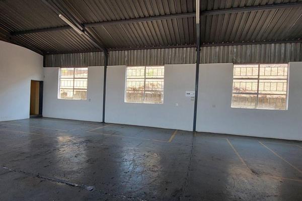 Situated in small industrial complex with a mix of tenants
R 13 200.00 p/m
Pricing excludes VAT, Electricity &amp; Water 

Size: ...