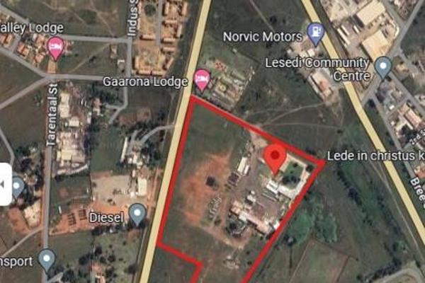 This versatile prime Industrial property is strategically located on the Heidelberg/Vaaldam road (R549) and offers a unique investment ...