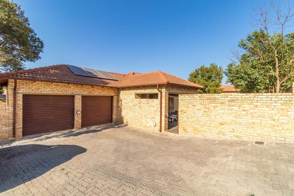 FABULOUS FACEBRICK

This gorgeous facebrick unit is situate in a popular complex in Randpark Ridge.   The home was recently renovated to perfection and is absolutely stunning.   Not a cent to be spend.

Enter the home to open ...