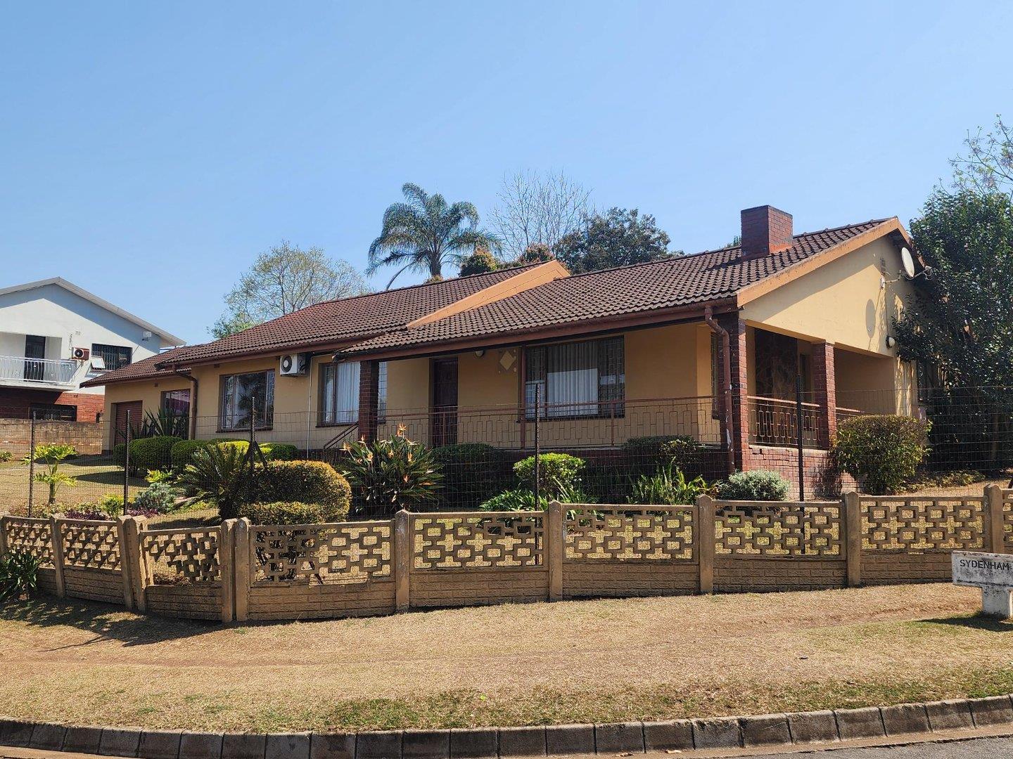 3 Bedroom House for sale in Mountain Rise - P24-114881335