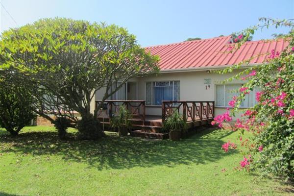 Situated one road away from the lovely Kowie River is this little “gem” of a house ...