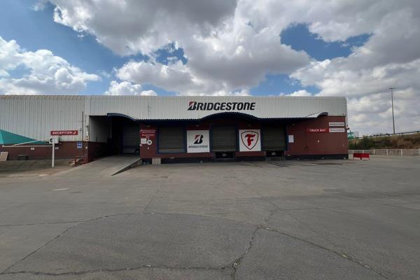 Prime A Positioned Warehouse with 2000 Concrete Yard In Pomona with Excellent Exposure ...