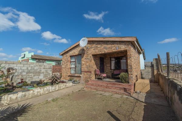 This 3-bedroom home in the heart of Bethelsdorp offers a fantastic opportunity for both ...