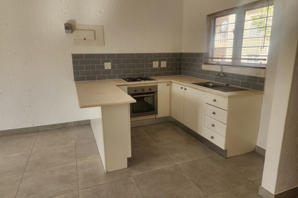 This modern one bedroom Apartment is situated in a 24/7 secure complex.
Enter into the sunny bright apartment that as been newly tiled ...