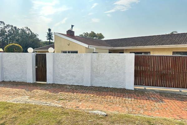 Close to Cape Road, Baywest and a CURRO School, this beautifully presented family home offers convenience and a place to raise happy ...