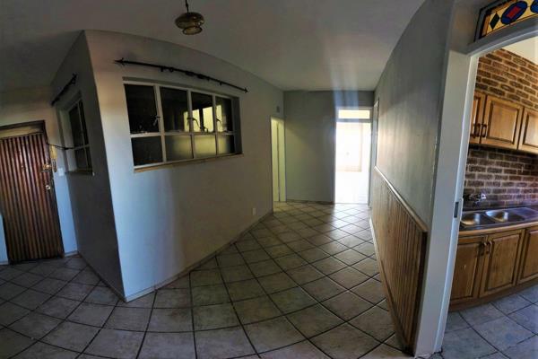 Property is located in Vanderbijlpark SE1 close to Vaal butchery
Property offers Kitchen and separate lounge area
2 Big bedrooms with ...