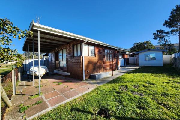 This lovely large wooden home with Caravan has more to offer than expected.

Klein Overberg is a resort that you can call home or ...