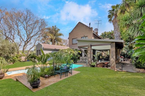 Great Family Home filled with character and atmosphere! 3 minute walk to Curro and within the booms.

It is big! It&#39;s spacious!  ...