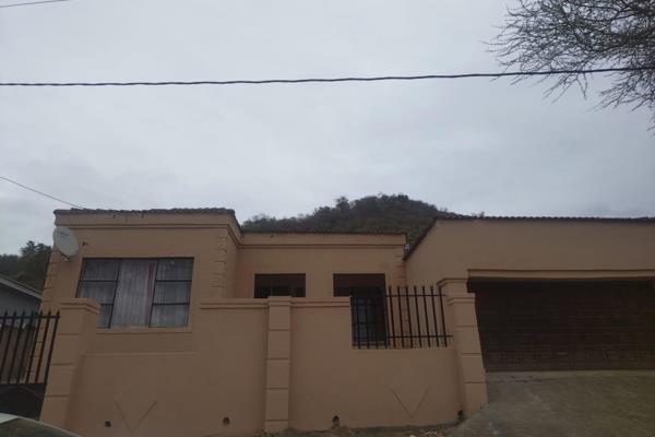 3 bedrooms house for sale kanyamazane Likazi 2 bathrooms, double garage sitting room and ...