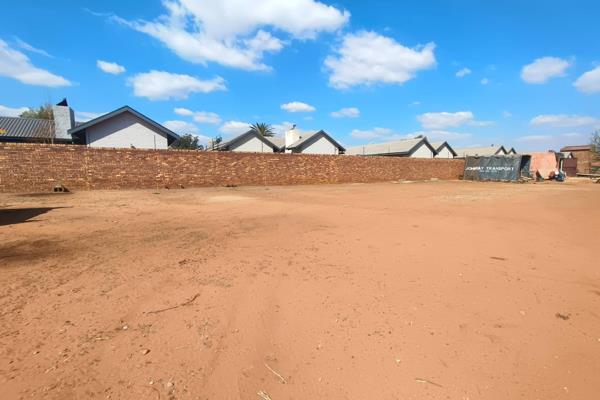 This vacant land for sale is located in a very well developed area at Albemarle Germiston is now available. If you want to build a ...