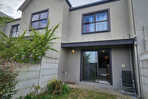 FOR SALE: Beautiful Duplex in Ruwari, Brackenfell - Sole Mandate!

We are proud to present this stunning duplex, exclusively available ...