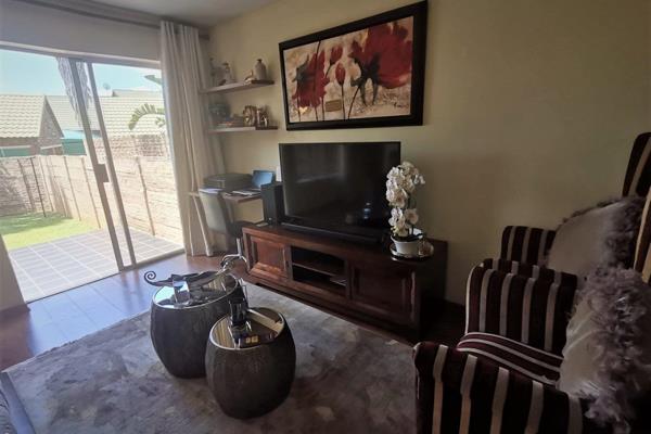 A spacious duplex with a private garden is available in Midrand Ridge, Noordwyk. ...