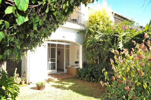 2 Bed&#39;s ground floor townhouse for sale in Northcliff
Property Specs:
2 Bedrooms: Huge main bedroom with large built-in ...