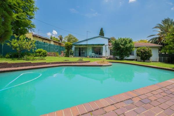 Sole And Exclusive Mandate.

Immaculate, large 4 bedroomed family home with massive swimming pool and granny flat too.

Very well ...