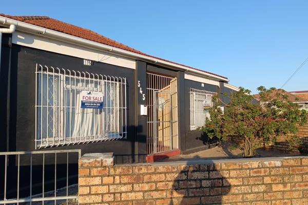 This 3 bedroom property in Lansdowne, Cape Town presents a unique opportunity for investors or business owners seeking a space with ...