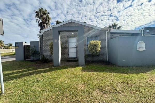 This Townhouse is in Vredekloof Heights, Brackenfell. The property is ideally situated in the Northern Suburbs of Cape Town and is 29 ...