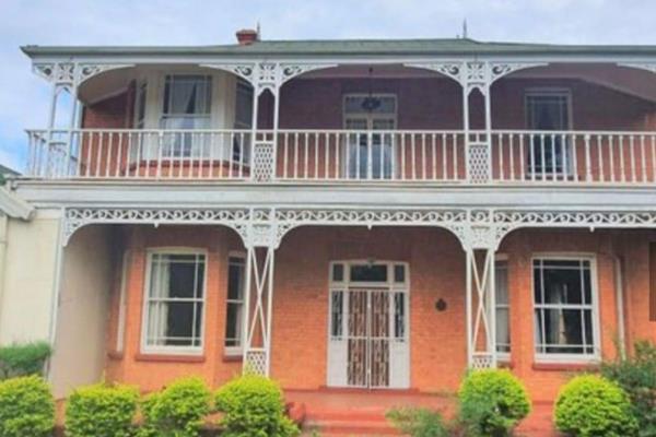 Registered as the heritage Building which makes it interesting, this Historical/Victorian  Home is perfectly situated and superbly ...