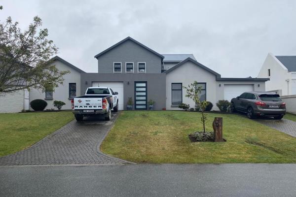 This Modern 3-Bedroom Home in Kraaibosch Country Estate, George.

Experience the perfect blend of modern living and serene countryside ...