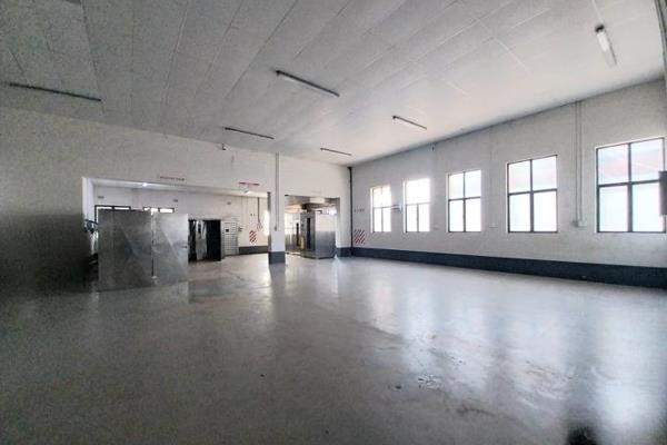 418 square meter workshop  to rent in secure industrial park. The unit have a kitchen. A large workshop area. The property have 2 ...