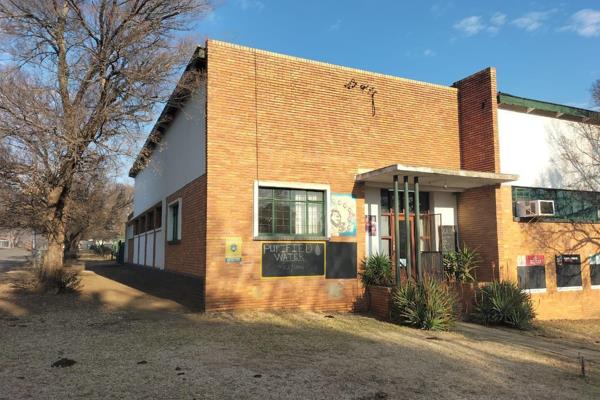 Three business buildings are for sale located in the business area of Vrede.

The potential is for different types of business. Three ...