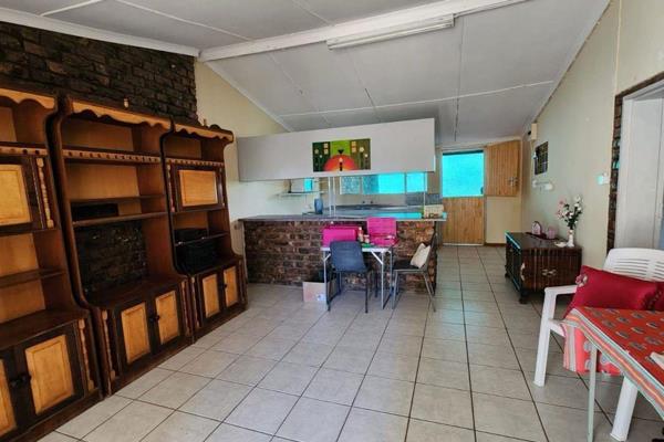 1-Bedroom Flat for Rent in the Heart of West Bank, Oudtshoorn

Discover the perfect blend of comfort and convenience in this delightful ...