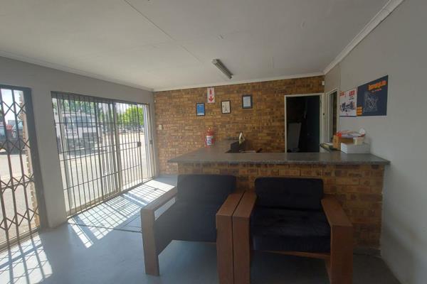 Situated in a busy boulevard is this compact work shop that offers you the following

- Reception area
- Office
-Store room
- ...