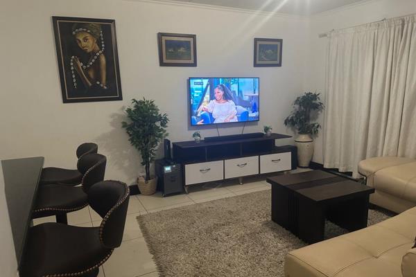 Fully furnished apartment 

Modern apartment, available immediately. Situated in Phoenix View Estate, a security estate near ...