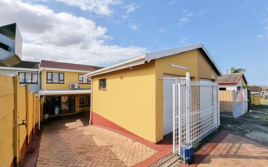 3 Bedroom House for sale in Newlands West