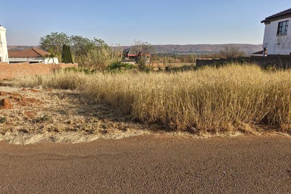 This full title stand is situated in Suiderberg in Pretoria. It is 10 minutes to CBD Pretoria and 10 minutes to Wonderpark Mall.  
It ...