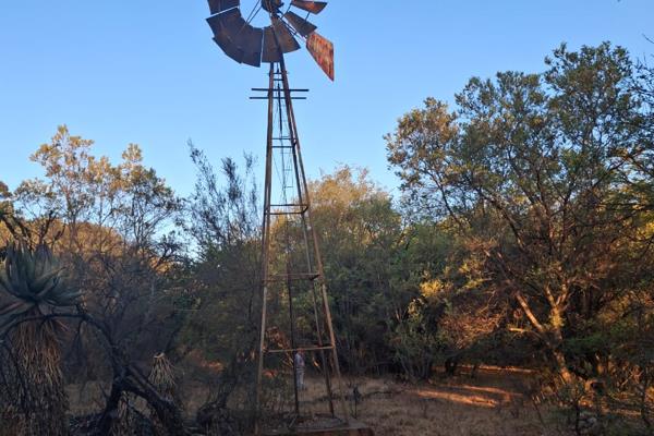 Eye shot from Pretoria, 27.43 ha  farm available 33km away from Pretoria...

this farm has a borehole and a windmill for water ...