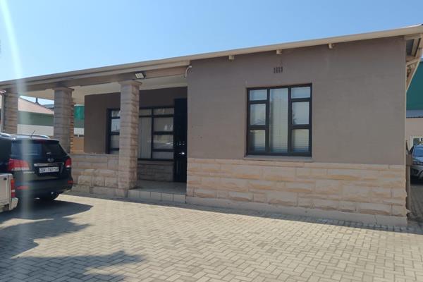 To Let
Business premises available
Park street, Randfontein
Monthly rent R8500.00 exclude utilities.
*Reception area
*3x Offices
*1x ...