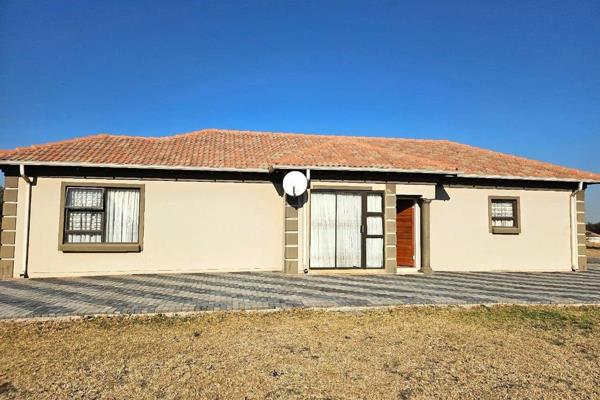 Nestled within the serene Ngwenya River Estate, this charming 2-bedroom, 2-bathroom home offers a perfect blend of comfort and nature. ...