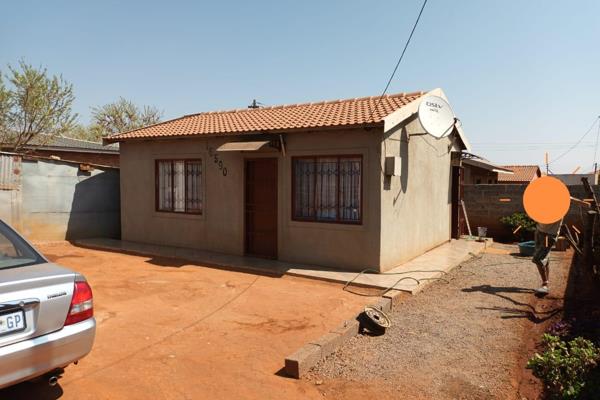 Drieziek(Orange Farm) 4 room house for sale.

The house consist of 2 Bedroom house, open plan kitchen and lounge very  neat house ...