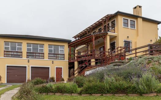 3 Bedroom House for sale in Knysna Heights