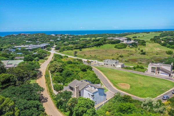 Situated in close proximity to the Royal Port Alfred Golf Club, this estate offers ...